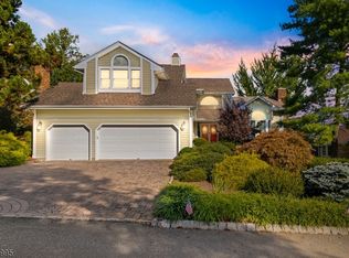 46 Gatehouse Rd, Bedminster, NJ 07921