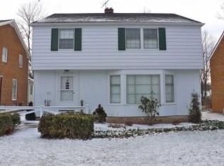 2392 Loyola Rd, University Heights, OH 44118