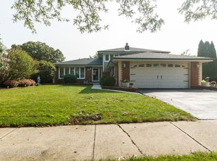 7637 W 105th St, Palos Hills, IL