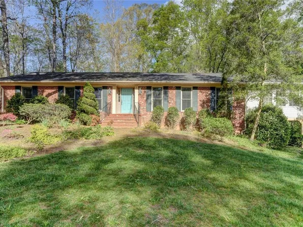 2112 Meadowbrook Ter, Reidsville, NC 27320