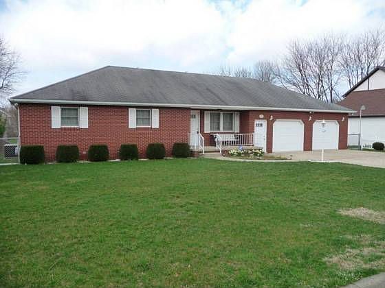 1st image of 455 Cambridge Ln