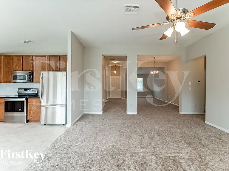 2878 Woodstone Dr — Photo 5