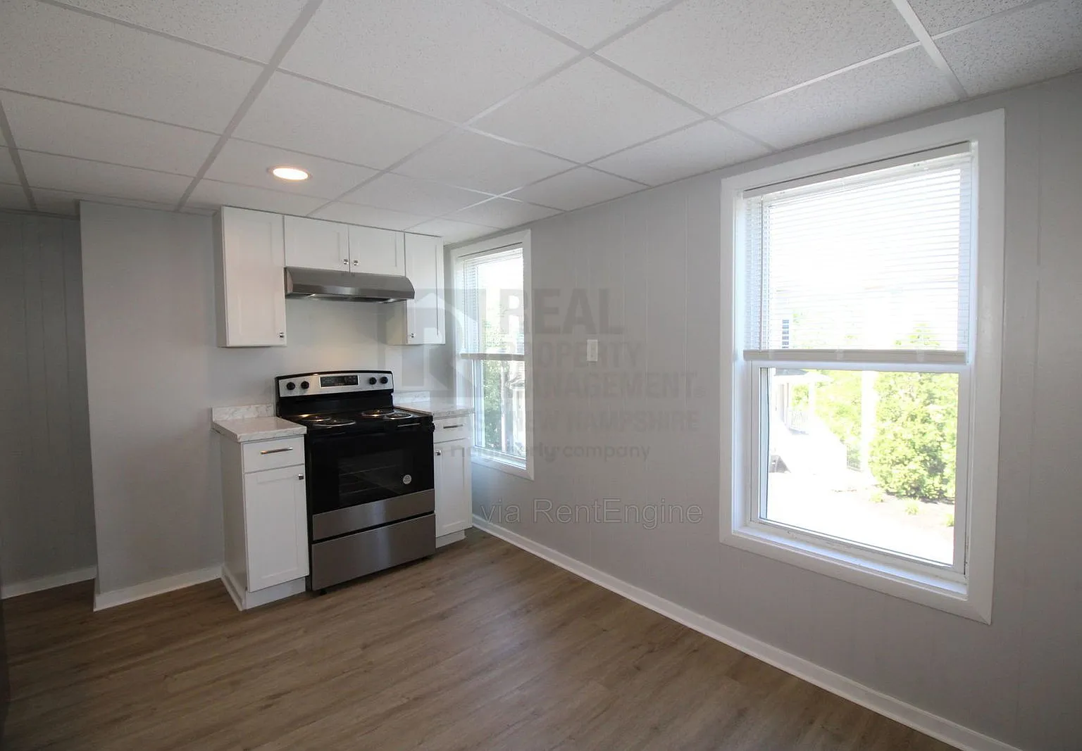 3 bed, 1.0 bath, 1200 sqft, $2,495 — Photo 2