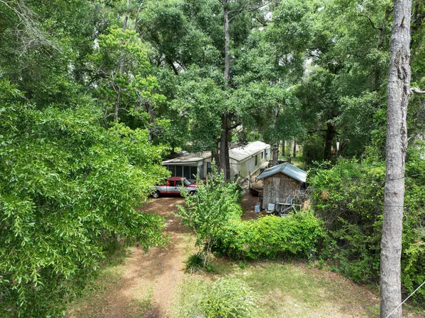 97 Ramsey Branch Rd, Freeport, FL 32439