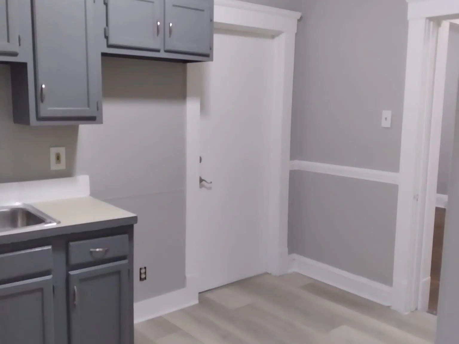 438 Eddy Rd — Photo 3