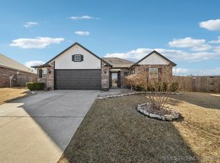 10518 S Olmsted St, Jenks, OK 74037