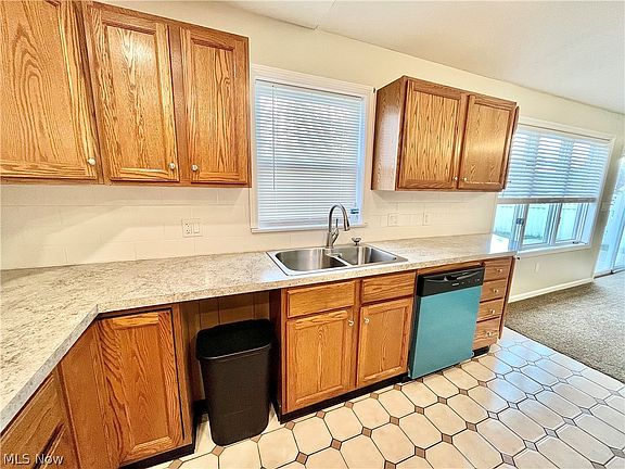5th image of 3621 Vineland Ave
