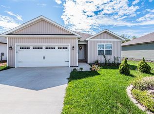 520 White Dogwood Dr, Bowling Green, KY 42101
