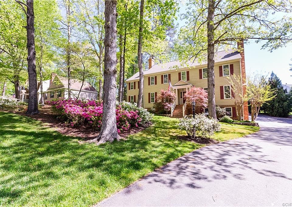1st image of 221 Bollingbrook Ct