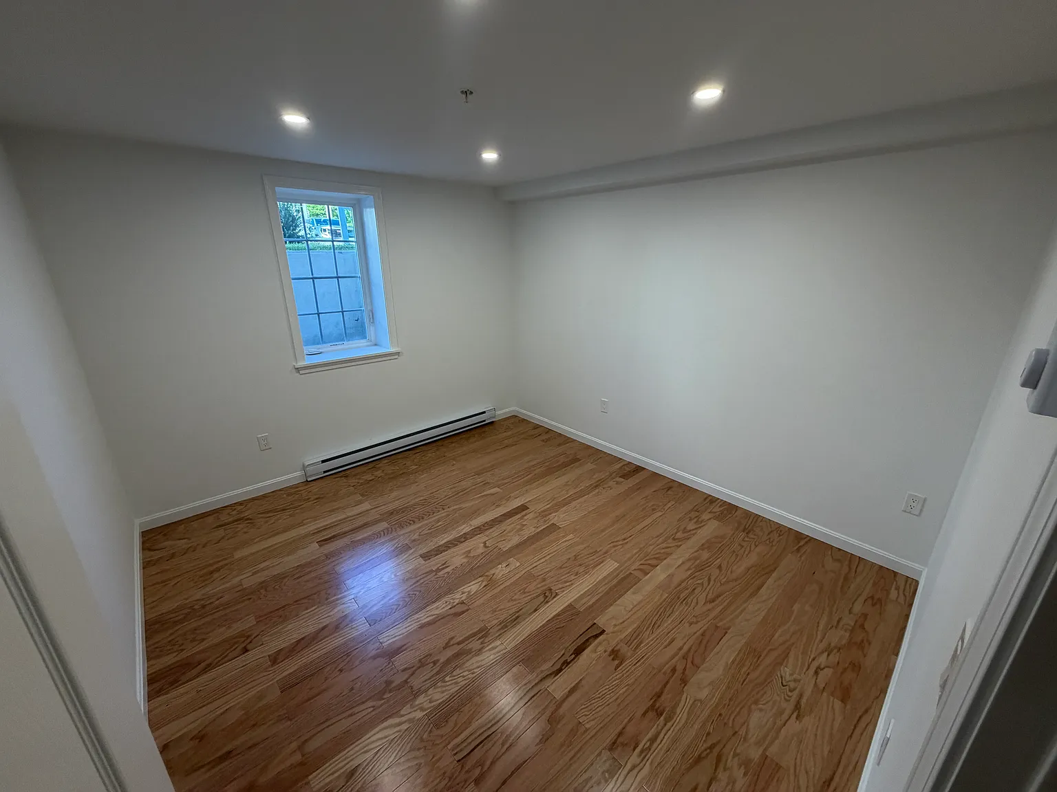2 bed, 1000 sqft, $2,950 — Photo 4