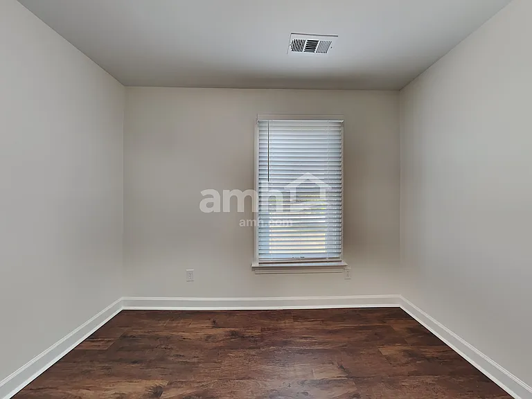 135 Lonetree Dr — Photo 16