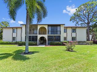 302 Knotty Pine Cir APT D-1, Greenacres, FL 33463