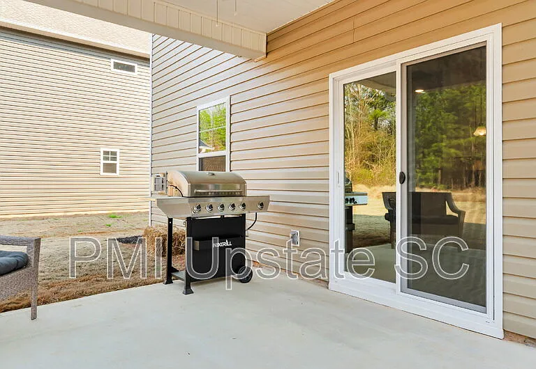 1110 Silverbend Trl — Photo 27