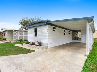 810 E Live Oak St, Wildwood, FL 34785
