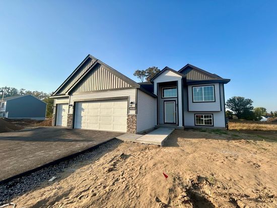 6668 Granby St, North Branch, MN 55056