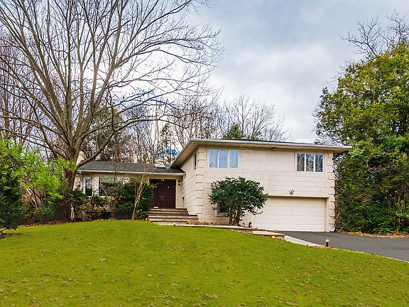 2nd image of 18 Maplewood Ln