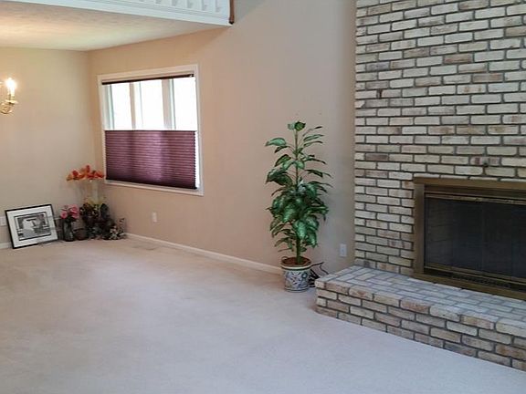 4th image of 13 Chelsea Ct