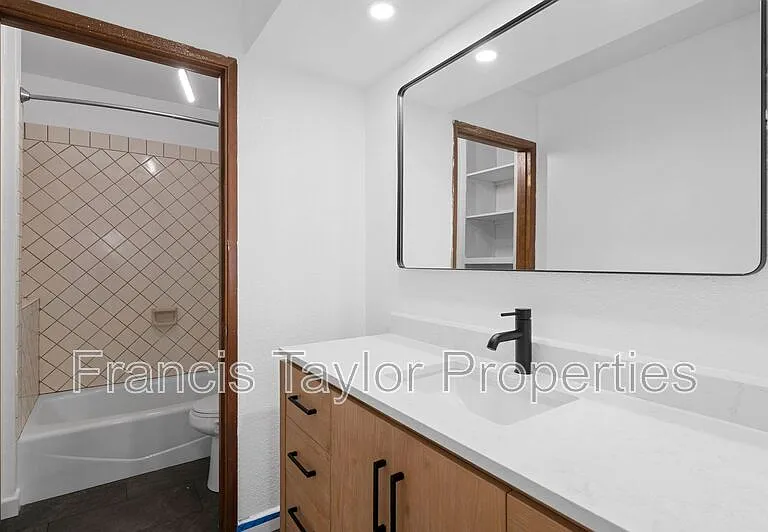 1080 Circle Dr — Photo 26