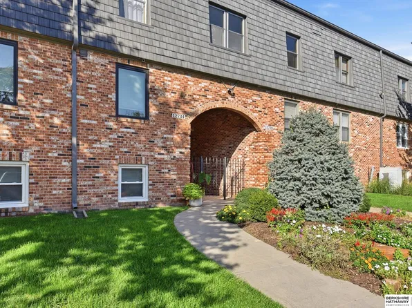 12734 Deauville Dr #3-103, Omaha, NE 68137