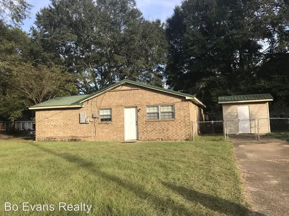 102 Dale Dr, Prattville, AL 36067