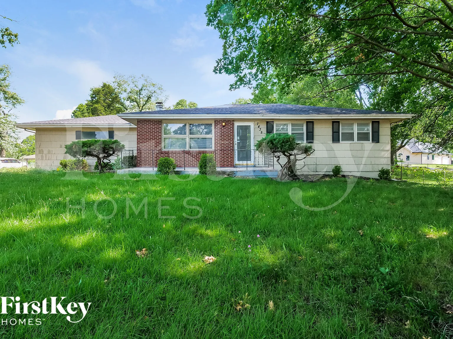 3 bed, 1.5 bath, 1216 sqft, $1,685 — Photo 1