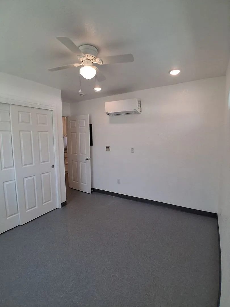 4864 E. University Ave — Photo 4