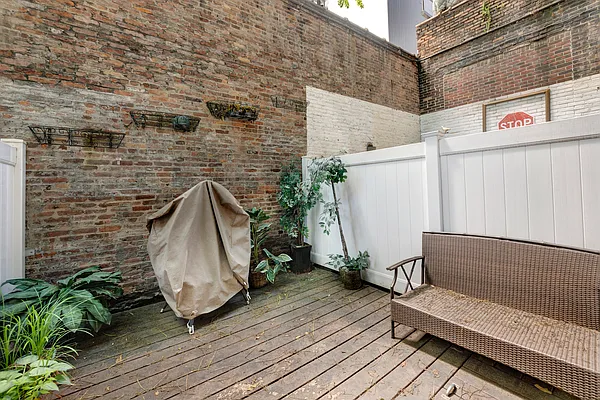 Sold by Compass | media 16