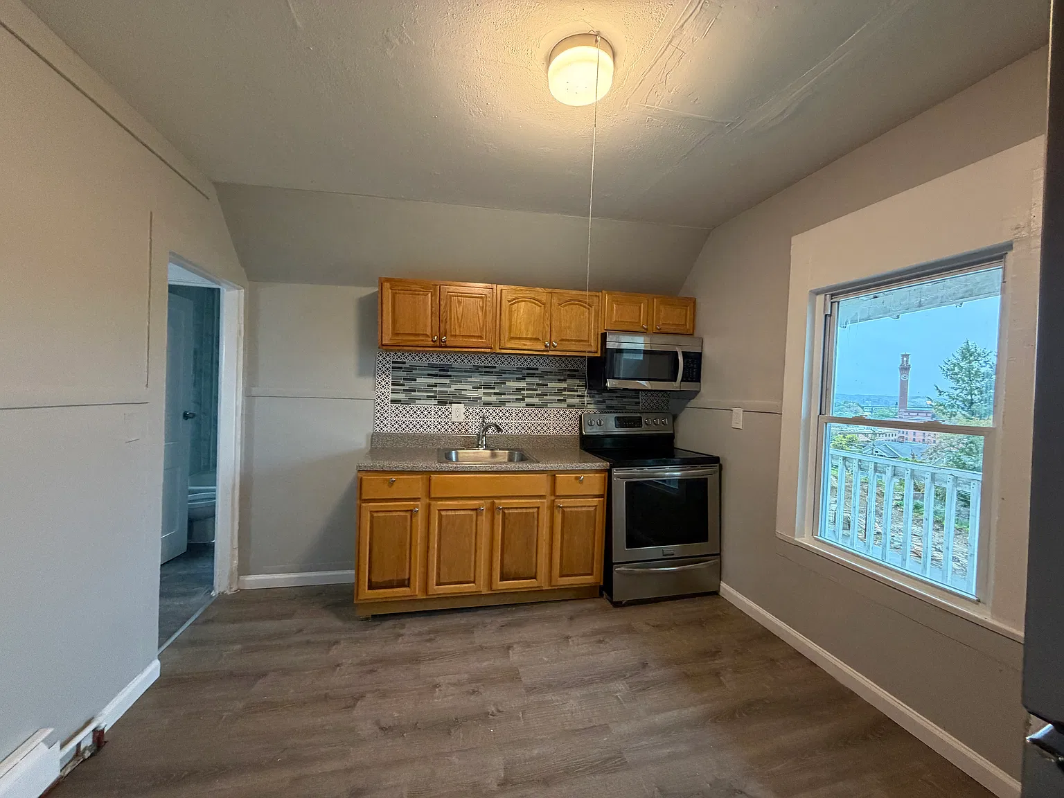 1 bed, $1,050 — Photo 2