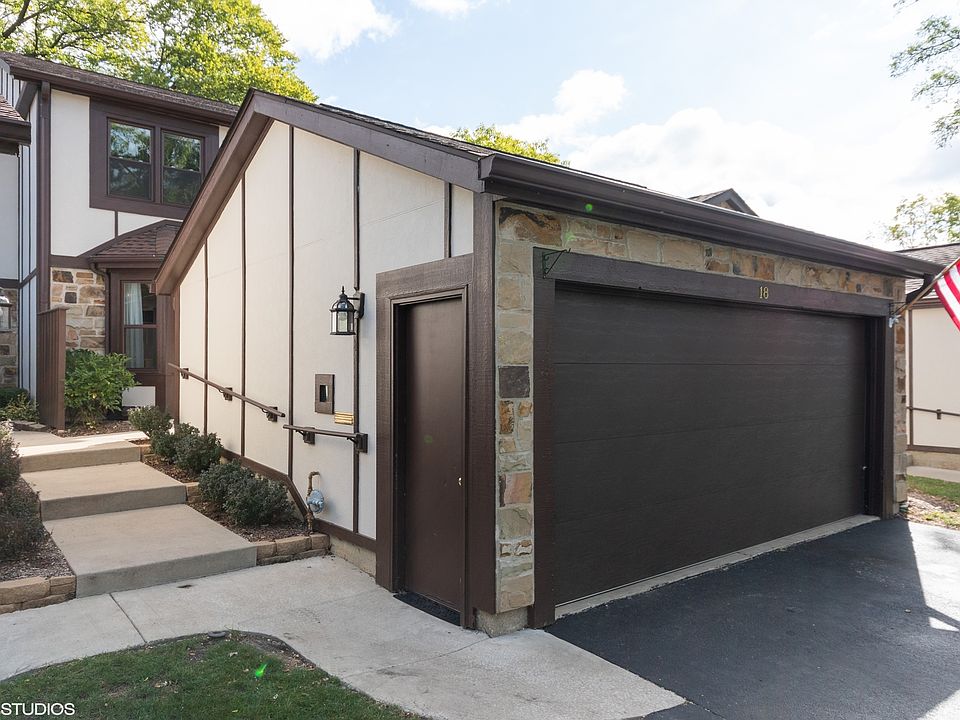 1st image of 18 White Oak Cir