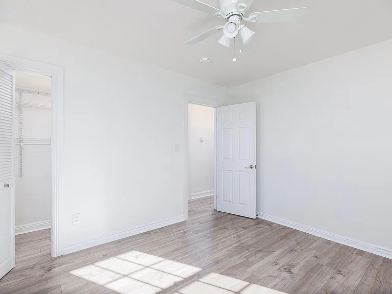 333 S 1st Ave — Photo 17