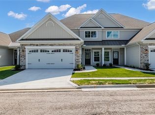 5049 Shepherds Gln, Willoughby, OH 44094