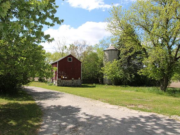 2nd image of 6131 S Loomis ROAD