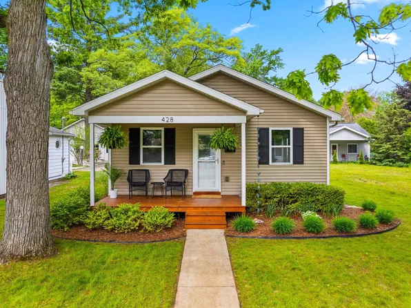 428 Davis St, Traverse City, MI 49686
