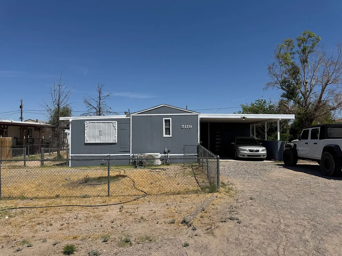 Building Photo - 5119 E Mesa Dr