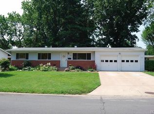 750 Borgia Ln, Florissant, MO 63031