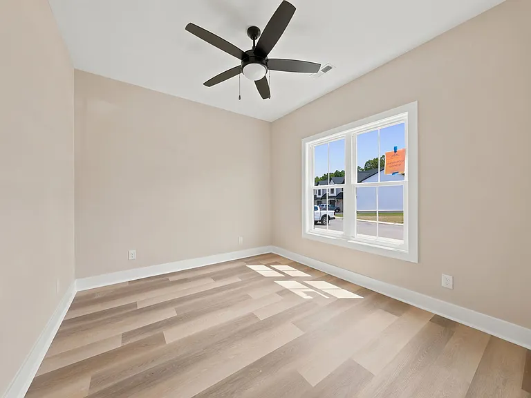 126 Luke Ct — Photo 5