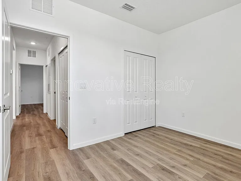 Venture Apartments — Photo 93