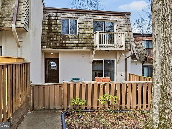 2nd image of 1604 Valencia Way