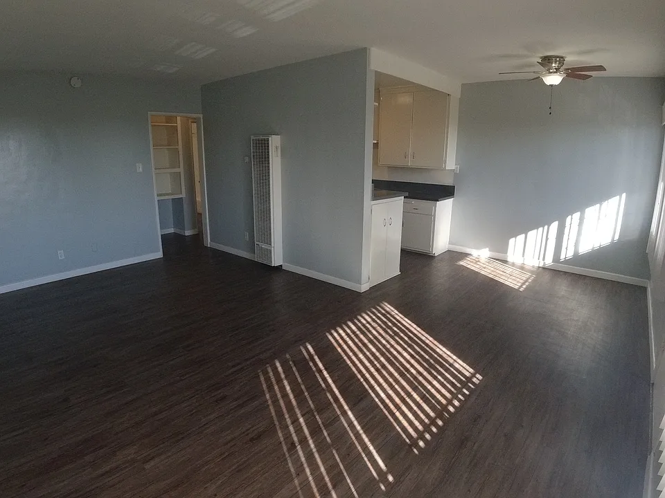 5642 S La Brea Ave #14A