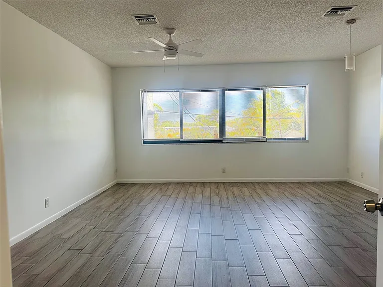 229 E Commercial Blvd #2 — Photo 4
