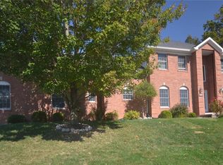 2942 Bridle Ln, Swansea, IL