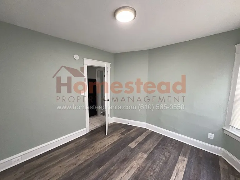 30 N Sycamore Ave — Photo 6