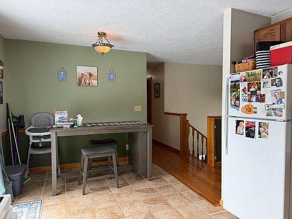 3rd image of 596 Gulf Rd