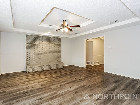 3rd image of 422 Ash Ln