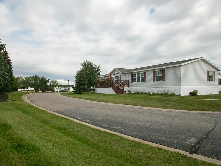 3440 Creekside Blvd — Photo 3