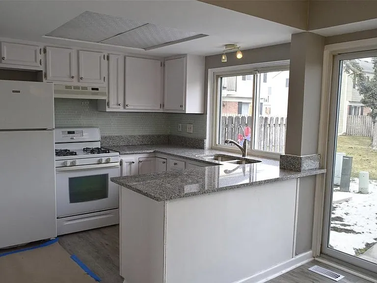 37587 Charter Oaks Blvd #225 — Photo 4