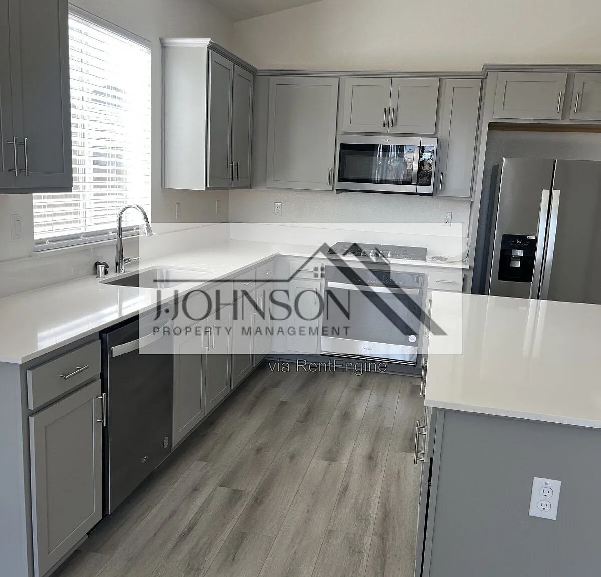 4 bed, 3.0 bath, 1900 sqft, $2,900 — Photo 2