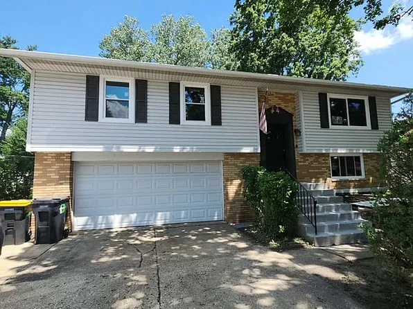807 Hayward Ave, Streamwood, IL 60107