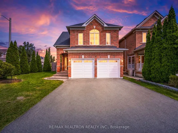 5 Mirando St, Richmond Hill, ON L4S 2W8