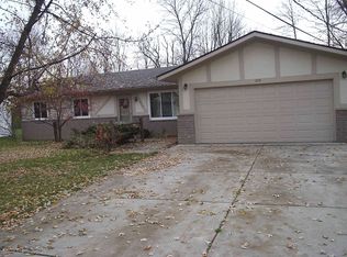 210 Eastlawn Dr, Rochester Hills, MI